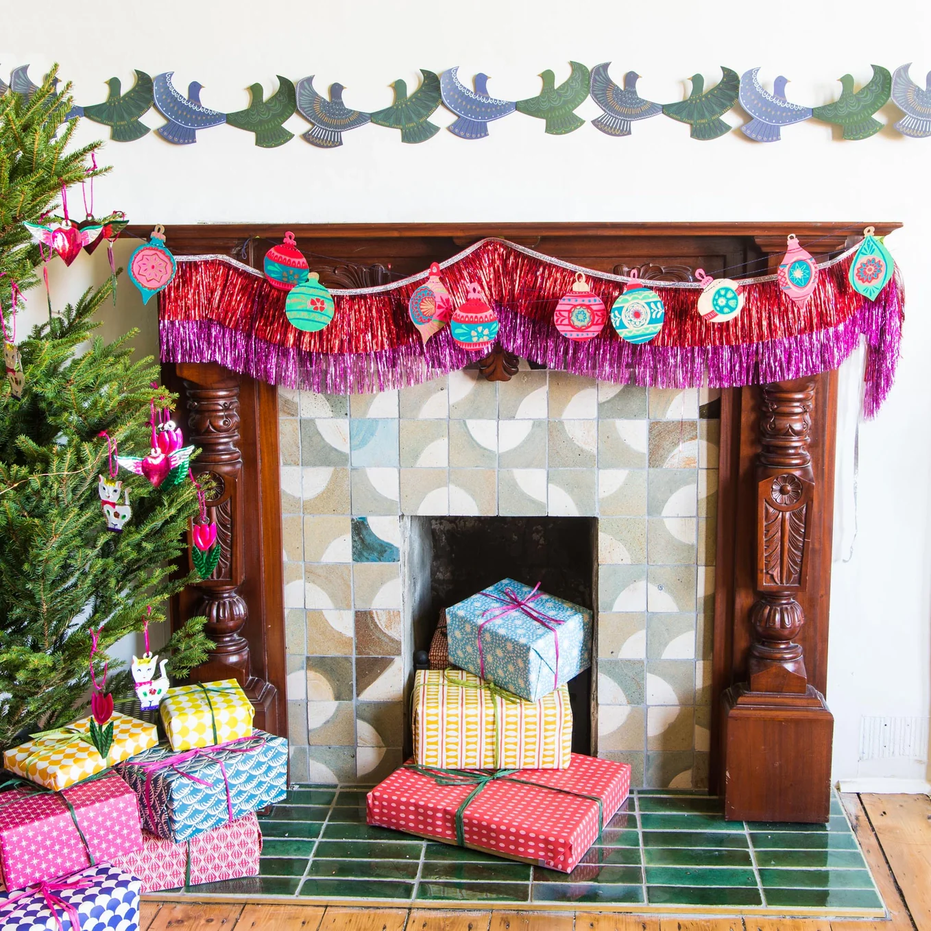 East End Press Christmas Bauble Garland - Image 6