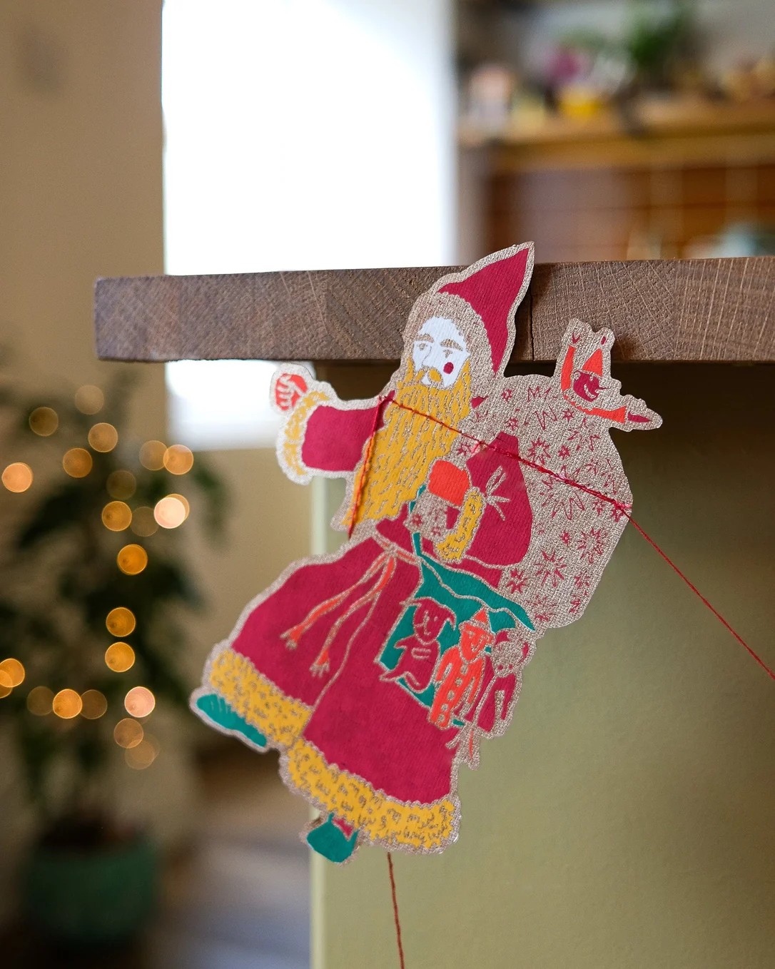 East End Press Saint Nicholas 3m Sewn Garland - Image 5