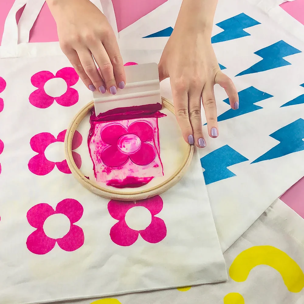 Edinburgh Craft Club Screen Print A Tote With An Embroidery Hoop Kit - Image 2