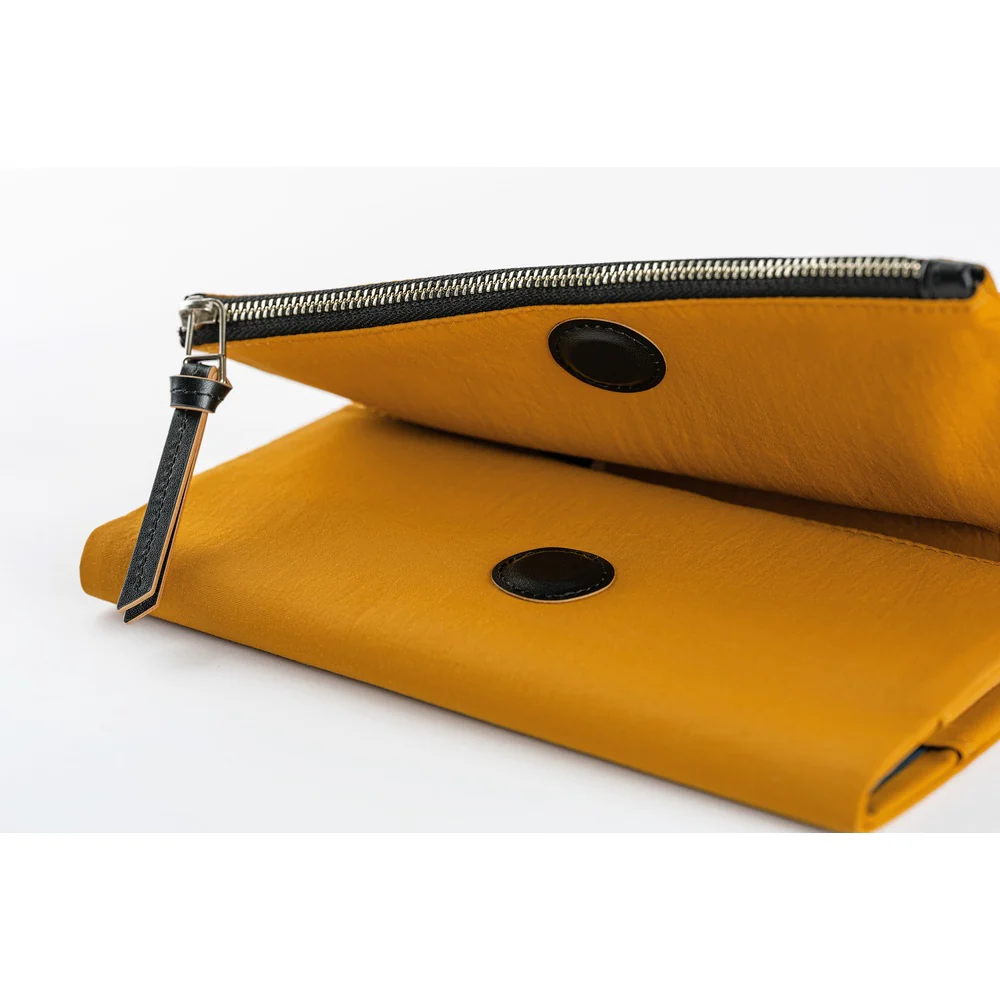 Hobonichi Techo Weeks Cover - Tragen: Mustard - Image 7