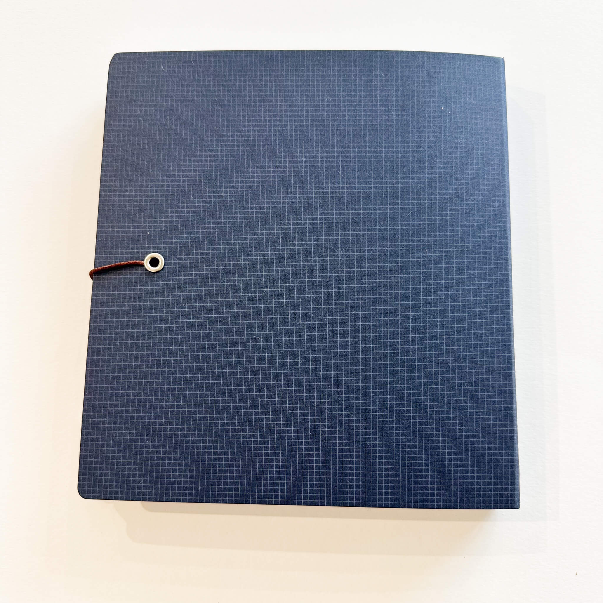 Kleid String Tie Square Notebook Navy - Image 6