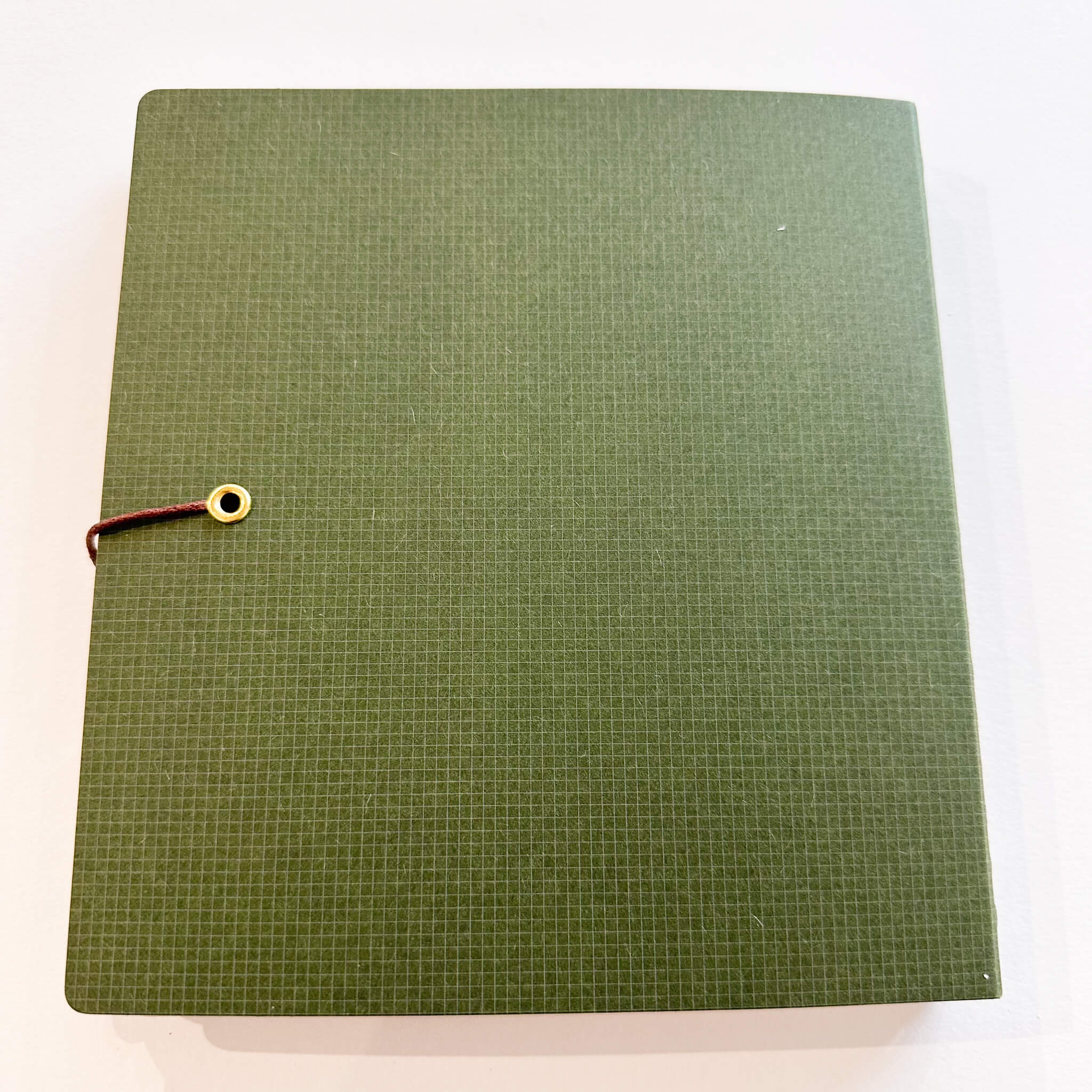 Kleid String Tie Square Notebook Olive - Image 5