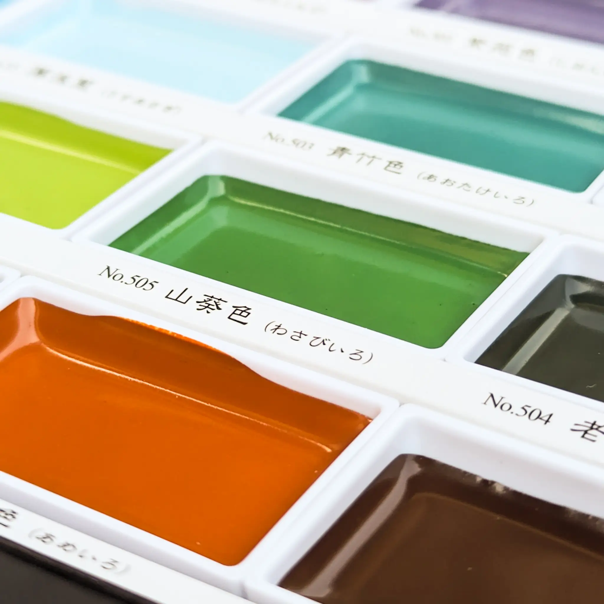 Kuretake Gansai Tambi Watercolour 24 Colour Art Nouveau Paint Set - Image 6