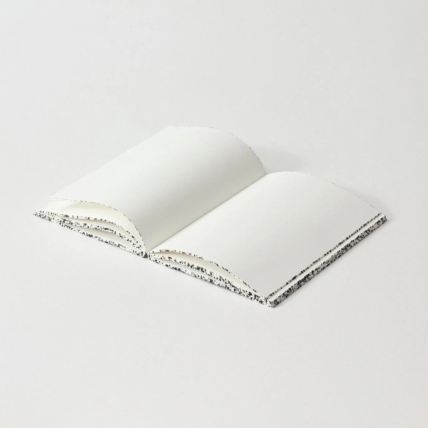 Labobratori Spray Splash Black & White Soft Cover A6 Plain Notebook - Image 8