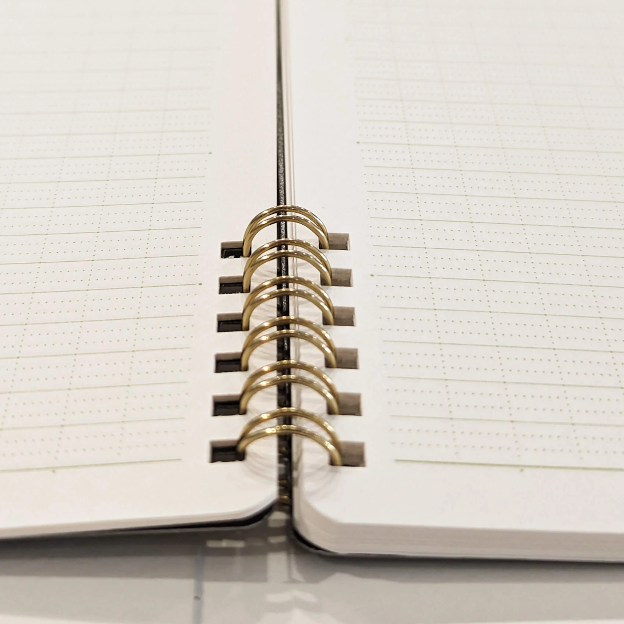 Nakabayashi Logical Prime Ringbound 7mm Ruled Notebook B5 - Image 6