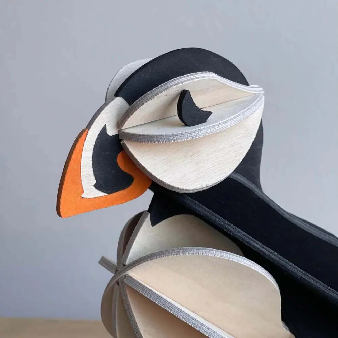 Lovi Puffin 10 cm Black Mix - 3D Wooden Figure - Image 2