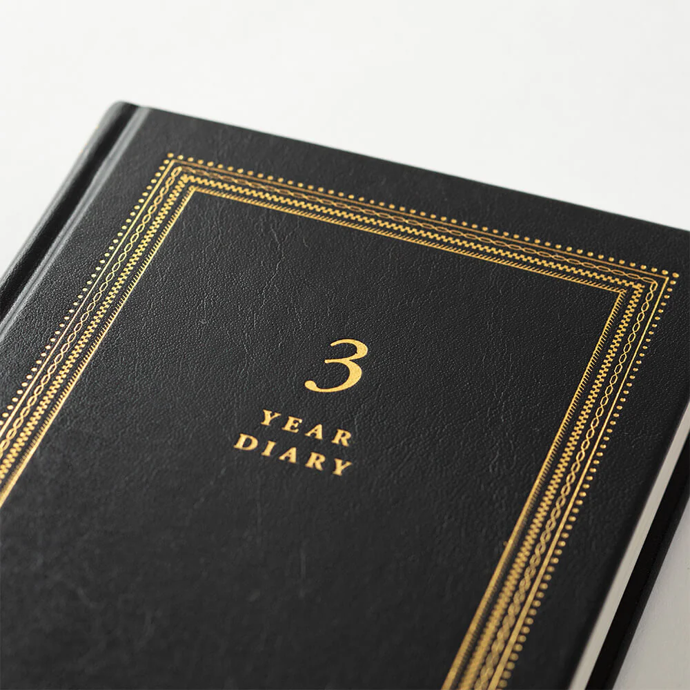 Midori 3 Year Diary Recycled Leather Black - Image 2