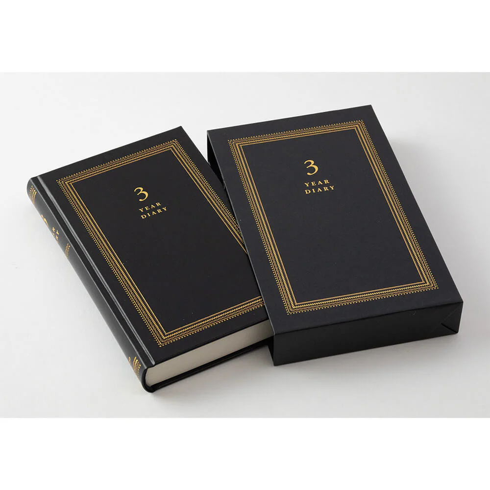 Midori 3 Year Diary Recycled Leather Black - Image 4