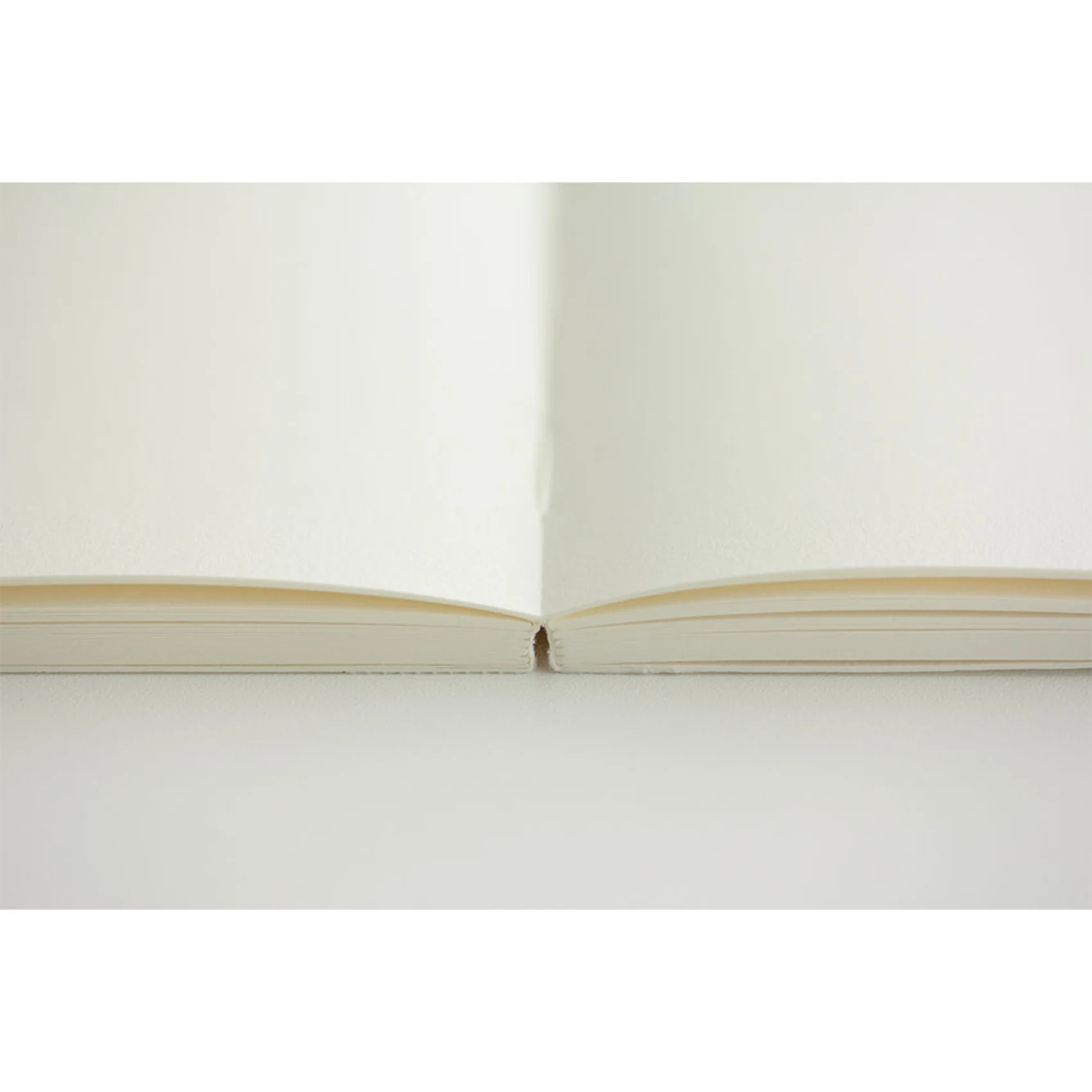 Midori MD Notebook A5 Blank Notebook - Image 3