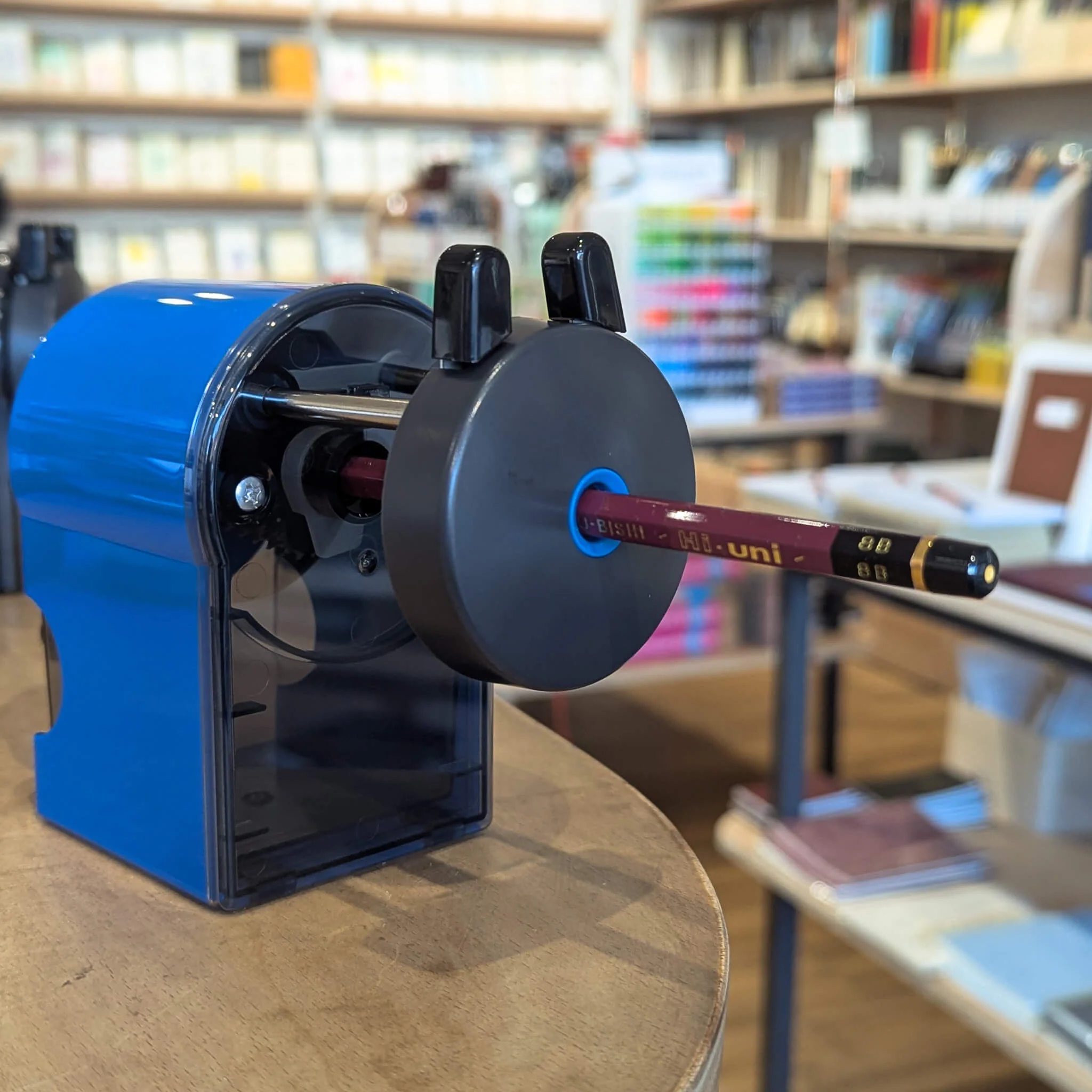 Mitsubishi KH-18 Hand Crank Desktop Sharpener - Image 10