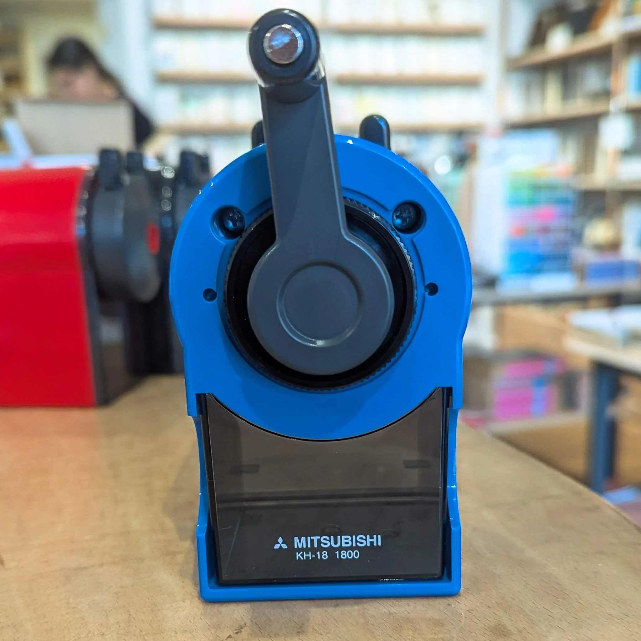 Mitsubishi KH-18 Hand Crank Desktop Sharpener - Image 8