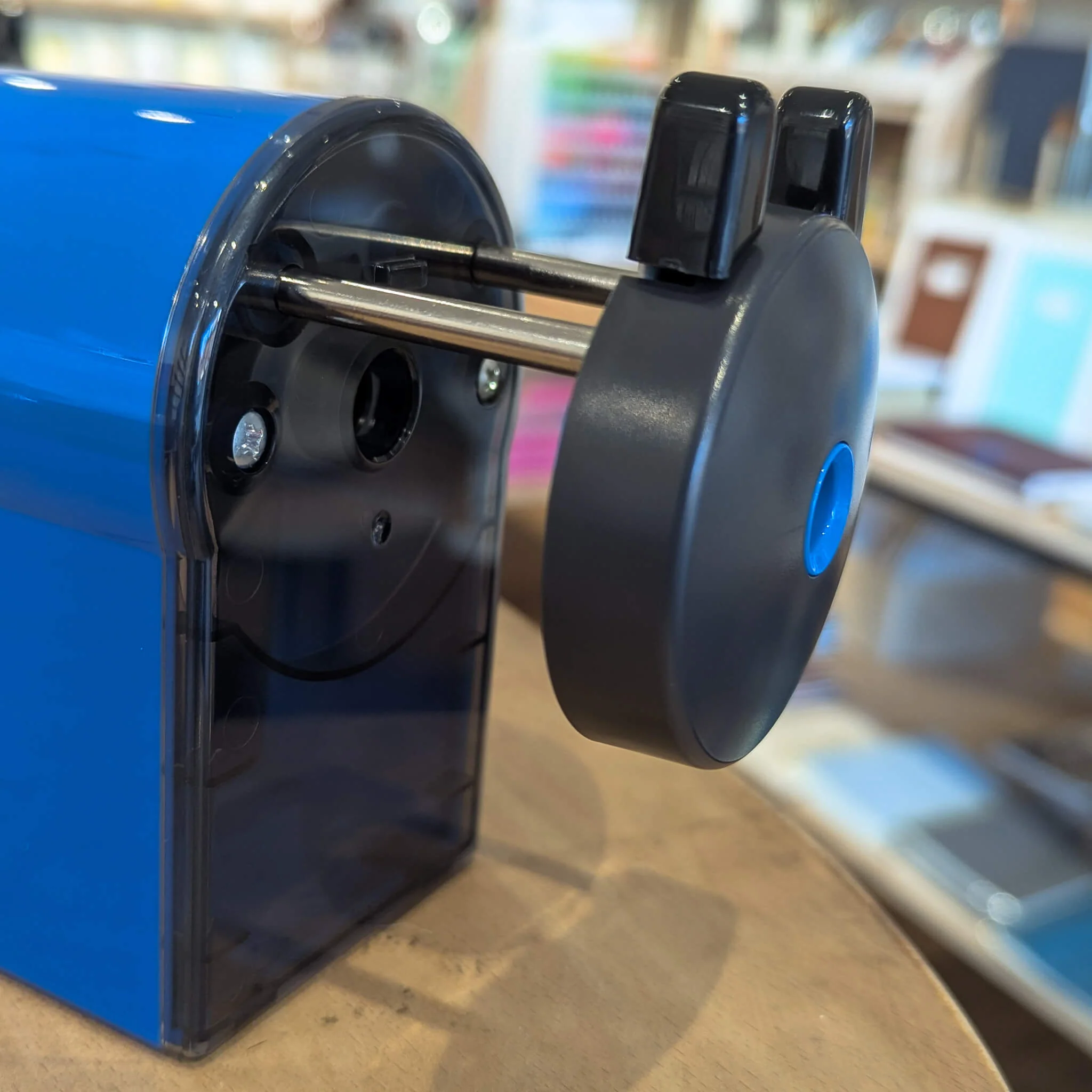 Mitsubishi KH-18 Hand Crank Desktop Sharpener - Image 9