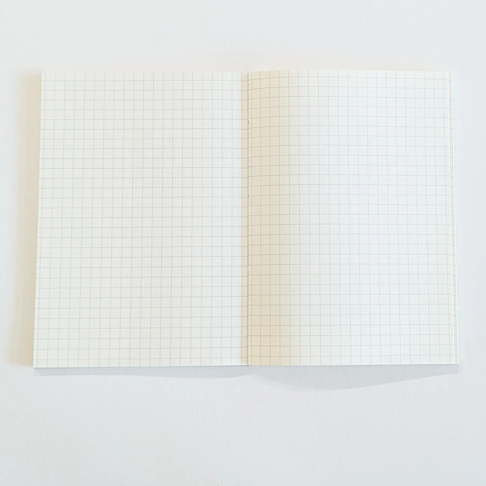 Tomoe River Hardcover A5 Grid 368 Page Notebook - Image 3